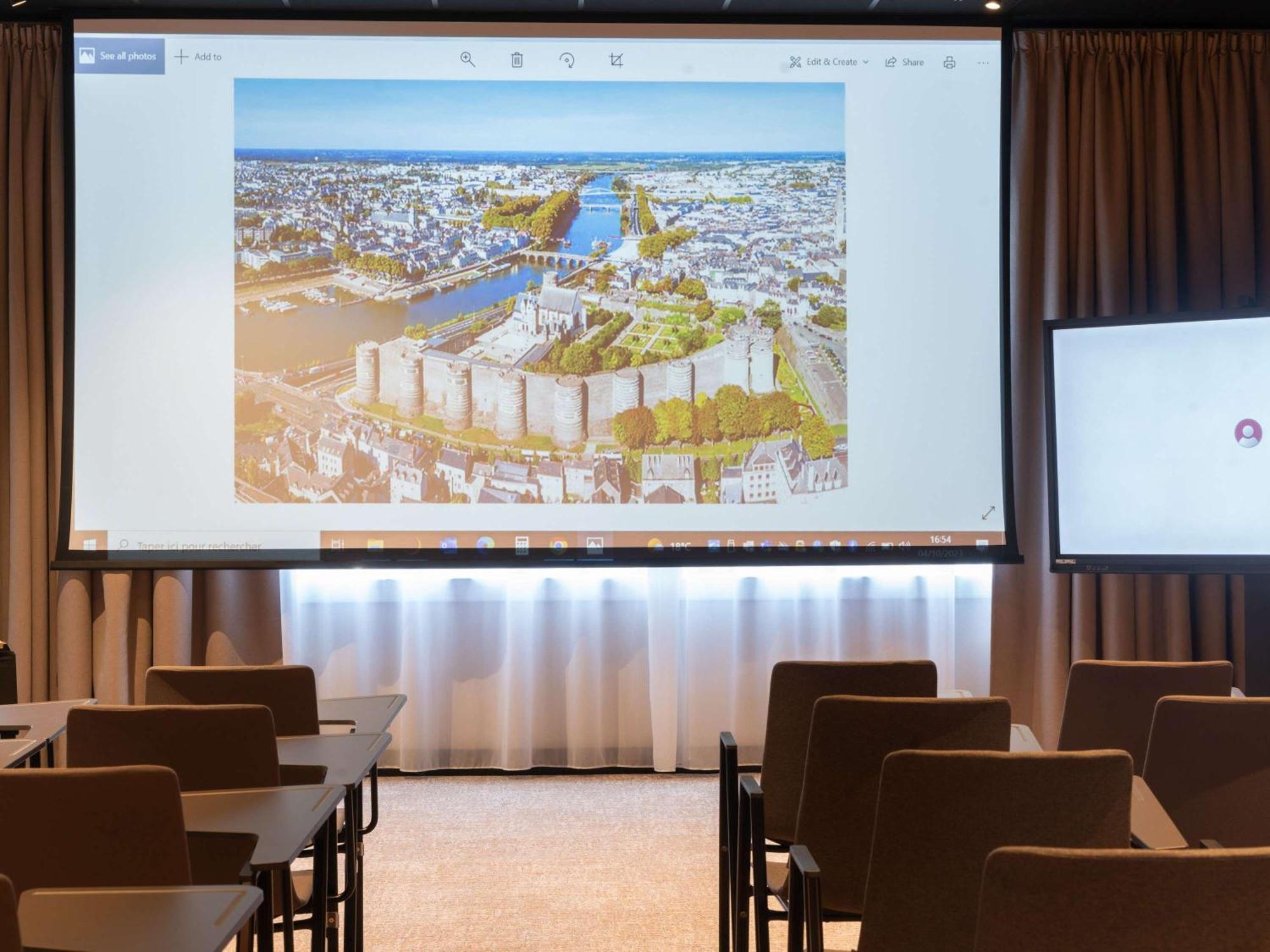 Novotel Angers Lac De Maine Ngoại thất bức ảnh