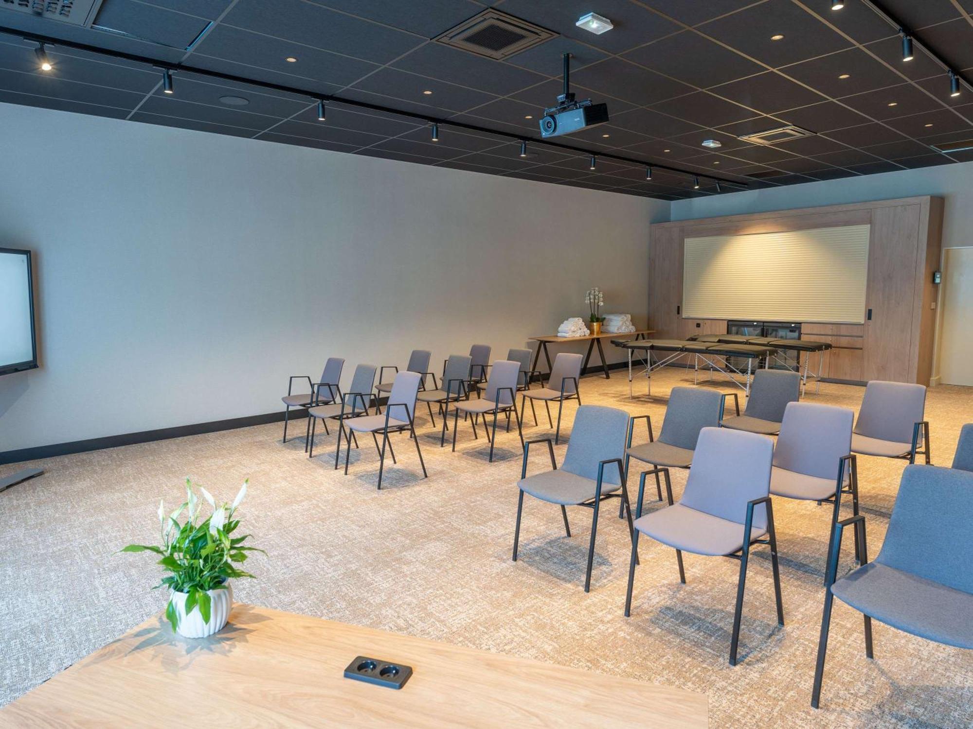 Novotel Angers Lac De Maine Ngoại thất bức ảnh